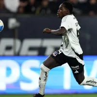 Fernando Ortiz reconoce indisciplinas de Manley Clerveaux en Colo Colo: “El fútbol profesional…”