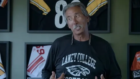 Entrenador que apareció en la serie de Netflix es atacado en su universidad.