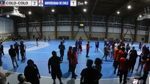 El partido entre Colo Colo y la U no se pudo terminar, pero se jugará en otra fecha.