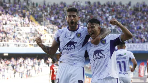 Joaquín Larrivey marcó un doblete en Concepción.