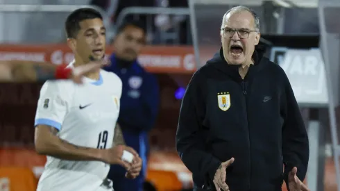 Bielsa pende de un hilo y podría dejar la selección de Uruguay