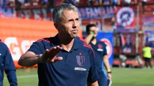 Gustavo Álvarez tiene difícil su continuidad en U de Chile