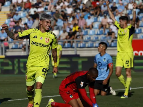 Juega en el extranjero y fue a ver a la U vs O'Higgins a la barra azul