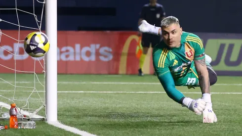 Campos sigue disfrutando bajo los tres palos.