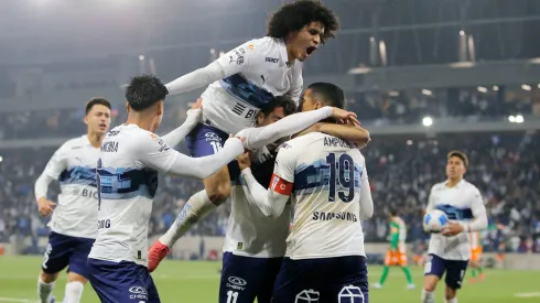 Los cruzados luchan por obtener el Chile 2.