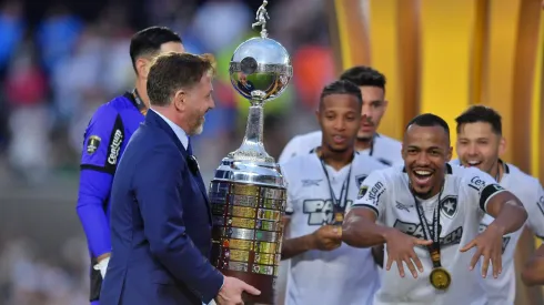 La Conmebol defiende final de Copa Libertadores a partido único.