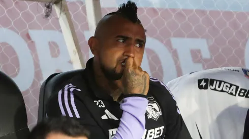 Polémica y dardos a VIdal: no viaja con Colo Colo a El Salvador, pero...
