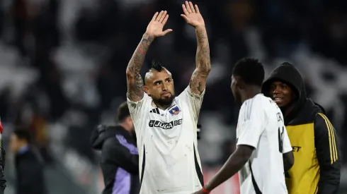 Vidal reapareció en acto escolar de su hijo