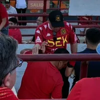 Gonzalo Durán es captado sacando hinchas de O’Higgins en el partido contra Unión Española