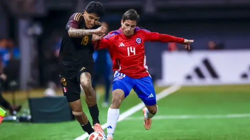 Clemente Montes tuvo acción por la Roja en el amistoso ante Perú.