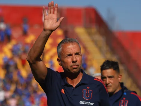 El descontento de la hinchas de U de Chile: cánticos, poleras y banderas
