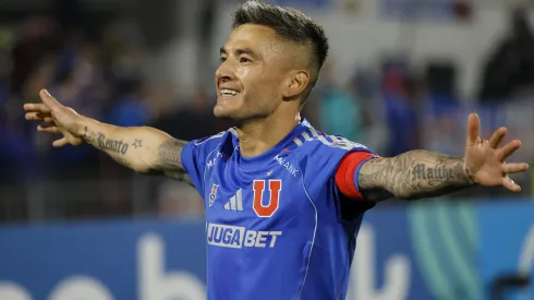 Entre tanto que habló, Charles Aránguiz dio un notición en la U de Chile.