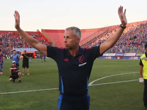 Como un ídolo: el emotivo cántico de hinchas de la U a Gustavo Álvarez