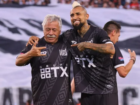 Caszely y Vidal se unen para darle el golpe final a Ortiz en Colo Colo