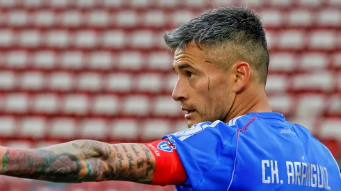 Aránguiz ni si quiera fue a buscar su premio.