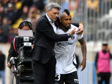 Johnny arremete contra Vidal: "Colo Colo le está regalando un año"