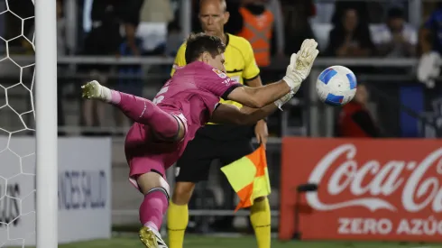 El penal que desató la polémica en la Copa Chile.