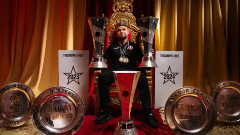 Este mediocampista chileno es un amuleto para ganar títulos.