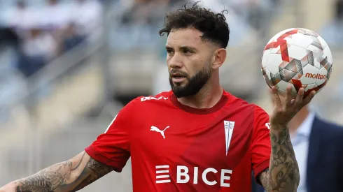 Se define el futuro del jugador nacional con los Cruzados.