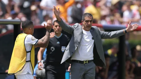 El candidato favorito de la U le hace un guiño al CDA.