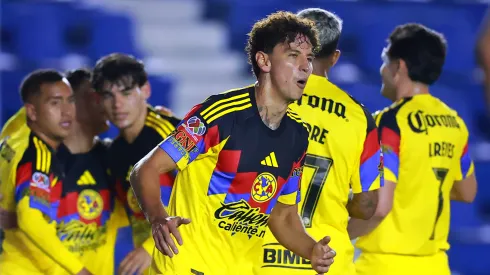 El defensa central chileno se va de las Águilas, según la prensa cuate.