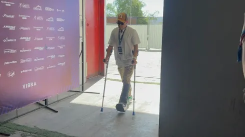 Marcelo Díaz llegó en muletas a la despedida de Montillo.