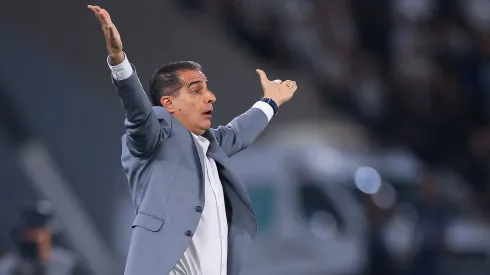 Renato Paiva apareció con un acuerdo con la selección de Perú.