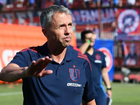 Salió humo azul: U. de Chile y Gustavo Álvarez logran un acuerdo