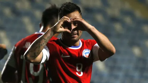 El extremo nacional busca opciones en México y Chile.