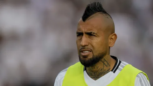 Arturo Vidal salió del país antes de que empiece el año con Colo Colo