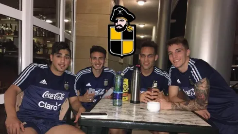 El argentino compartiendo con Lautaro Martínez.