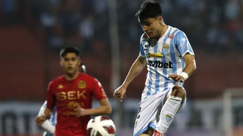 Thomas Jones ahora jugará en Kazajistán