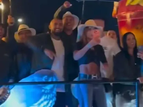 ¿Se va? Vidal aparece desfilando en tradicional feria colombiana