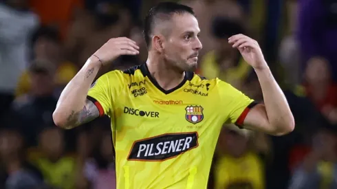 Octavio Rivero quiere dejar Barcelona de Guayaquil y vuelve asomar en la U de Chile.