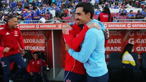 Paqui Meneghini y un abrazo, sin serrucho en mano, a Álvarez.