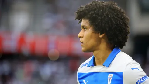 La U estaría tentando a Eduard Bello.