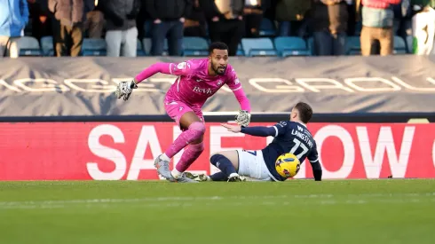 Cinco tapadones brutales, dos dobles: Inglaterra se rinde ante Vigouroux.