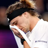 Zverev termina con ataque de furia tras perder ante un rival que llevaba 7 meses sin jugar