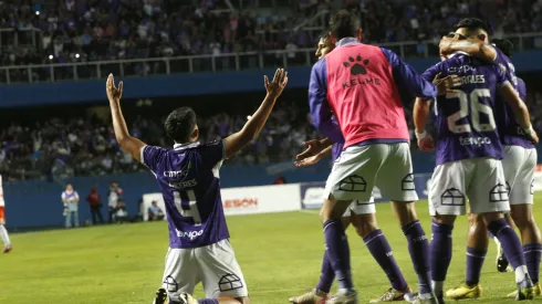 Los lilas no cesar su tremendo mercado de pases.