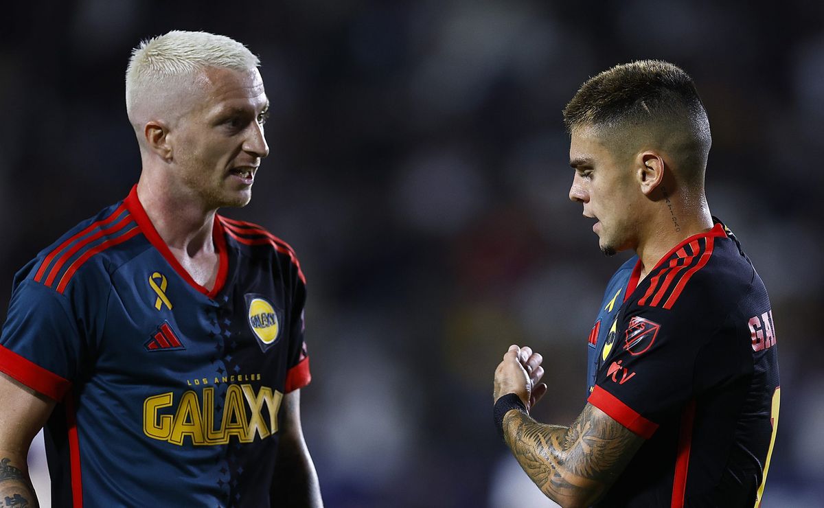 Gabriel Pec comenta sobre parceria com Reus na MLS: "Jogar ao lado dele tem sido uma oportunidade enorme"