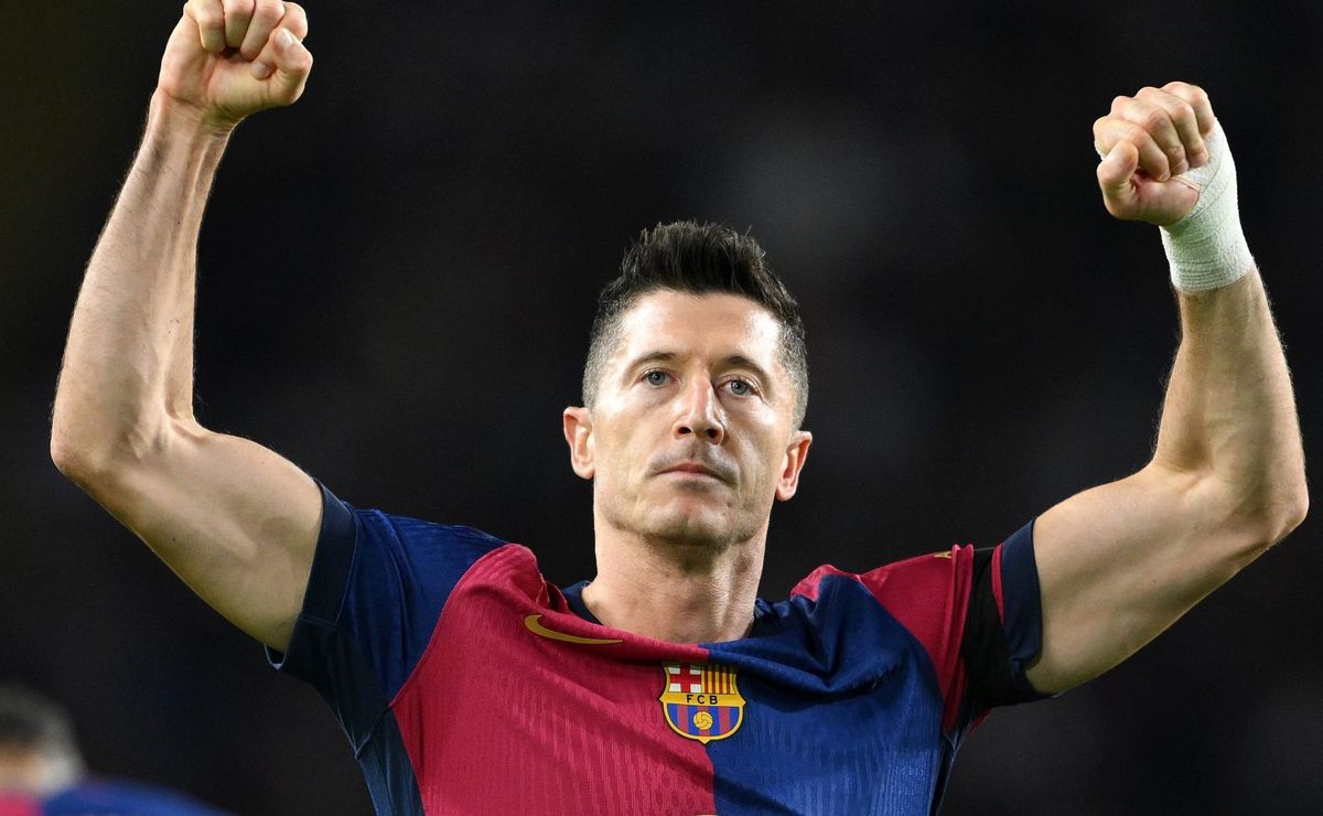 Hansi Flick ganha reforço no Barcelona com ajuda de Lewandowski