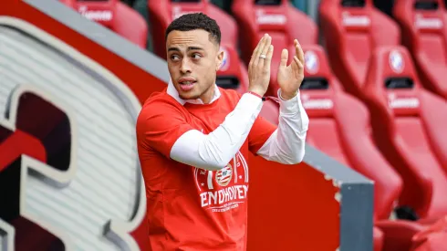 Sergiño Dest representa atualmente o PSV. Foto: Imago
