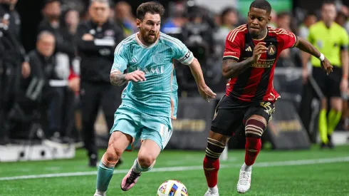 Xande Silva levou a melhor sobre Messi. Foto: Imago.