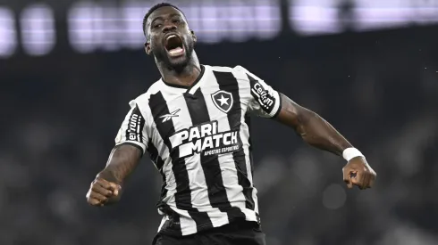 Bastos, central do Botafogo e da seleção de Angola. Foto: Imago