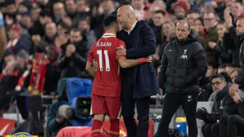 Arne Slot e Mohamed Salah no mais recente jogo contra o Manchester City. Foto: Imago