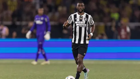 Bastos, central do Botafogo. Foto: Imago