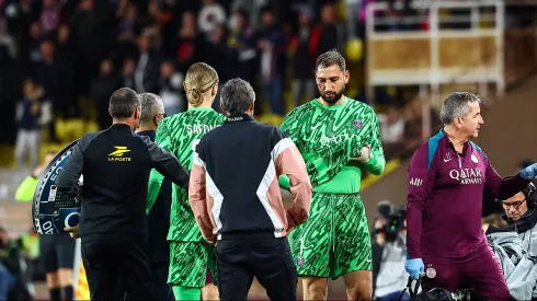 Donnarumma deixou o relvado após lesão impactante. Foto: Imago