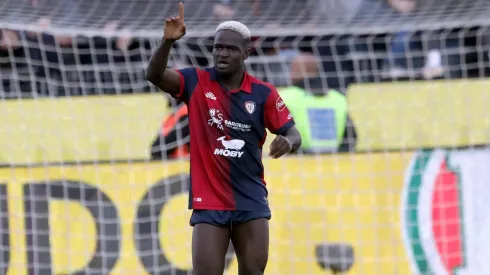 Zito Luvumbo renova contrato com o Cagliari até 2028. Foto: Getty.