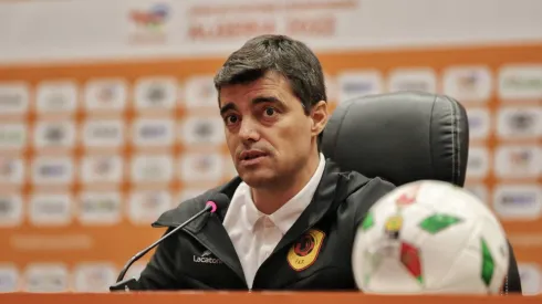 Pedro Gonçalves, selecionador de Angola, votou no The Best. Foto: Imago