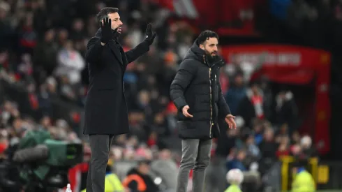 Ruben Amorim e Van Nistelrooy a darem indicações às suas equipas. Foto: Getty